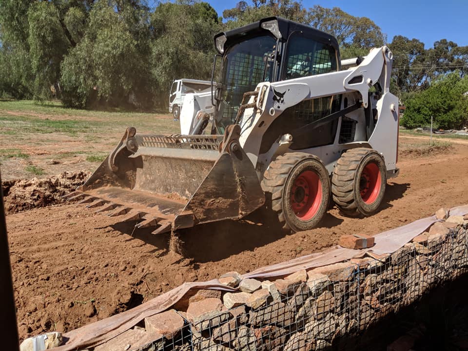 Site levelling for retaining walls in Cockatoo Valley